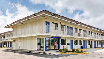 Motel 6 Pittsburgh, PA - Crafton