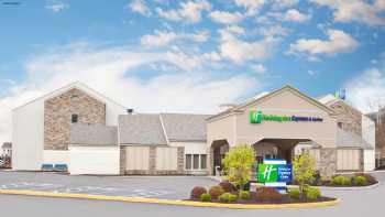 Holiday Inn Express & Suites Pittsburgh Airport, an IHG Hotel