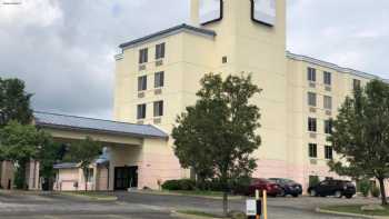 Days Inn by Wyndham Pittsburgh Airport