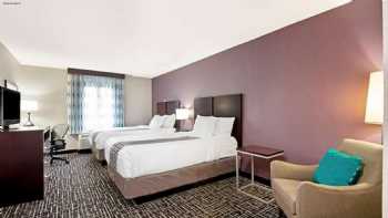 La Quinta Inn & Suites by Wyndham New Cumberland-Harrisburg