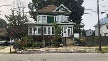 5 Star Victorian Mansion-Downtown. House Available