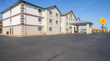 Super 8 by Wyndham Uniontown PA