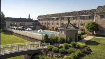 Bird-in-Hand Family Inn