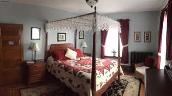 Walnut Lawn Bed & Breakfast