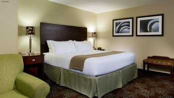 Holiday Inn Express & Suites Pittsburgh West - Green Tree, an IHG Hotel