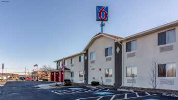 Motel 6 Barkeyville, PA