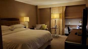 Sheraton Pittsburgh Airport Hotel