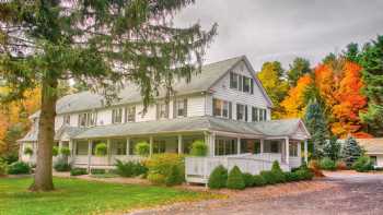 Mountaintop Lodge at Lake Naomi