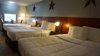 Harvest Drive Family Inn - Renovated rooms