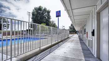 Motel 6 New Cumberland, PA - Harrisburg - Hershey South