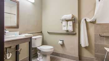 Quality Inn & Suites Grove City-Outlet Mall