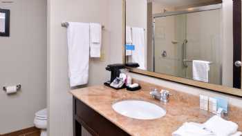 Hampton Inn & Suites California University-Pittsburgh