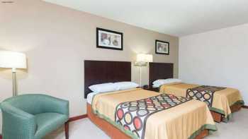 Super 8 by Wyndham Beaver Falls