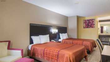 Rodeway Inn & Suites Monroeville-Pittsburgh