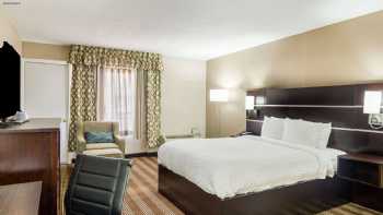 Clarion Inn & Suites Stroudsburg - Poconos