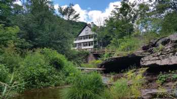 Cherry Mills Lodge