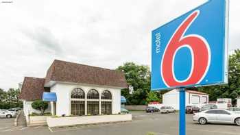 Motel 6 Warminster, PA