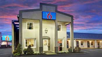 Motel 6 Washington, PA