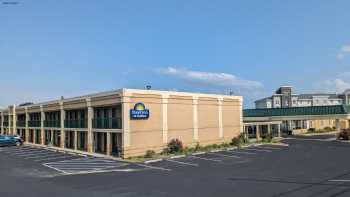 Days Inn & Suites by Wyndham York