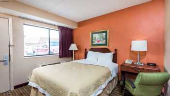 Days Inn by Wyndham Pittsburgh-Harmarville