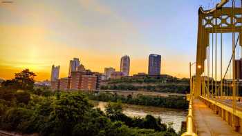 Holiday Inn Express & Suites Pittsburgh-South Side, an IHG Hotel