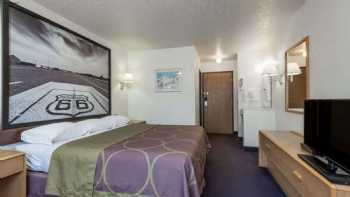 Super 8 by Wyndham Bernalillo