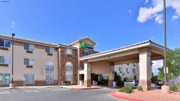 Holiday Inn Express & Suites Farmington (Bloomfield), an IHG Hotel